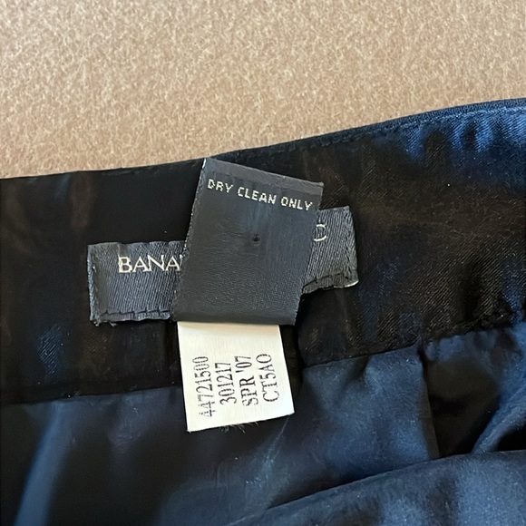 BANANA REPUBLIC Outlet Classic Black Women's Stretch Skirt- 4 - Picture 5 of 10